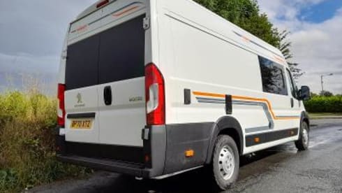 BP70 – 4 Berth Campervan/Motohome - fully equipped for your next Adventure