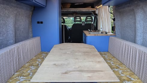 Ontsnap samen (met klein kind) in onze unieke zelfbouwcamper!