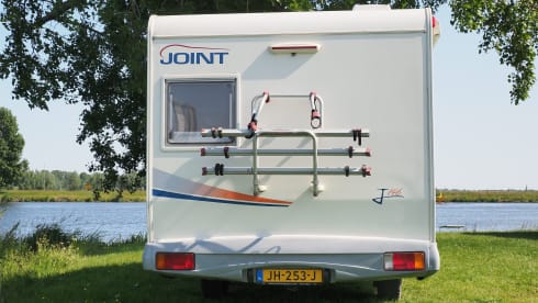 Junky – JOINT 3 person half integral from 2005