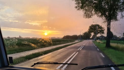 Birdy – Geweldige camper met 4 vaste bedden voor familie of events - XL garage