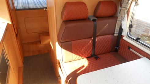 EASY 1 MOTORHOME HIRE JUST TURN UP AND GO