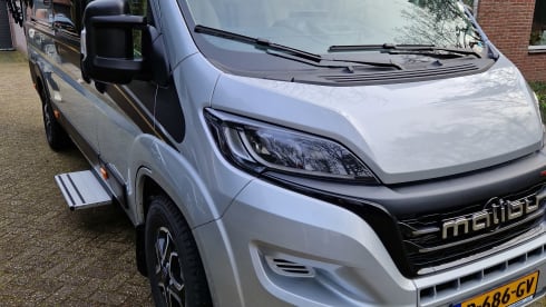 Luxury Malibu bus camper from 2022 for 2 pers