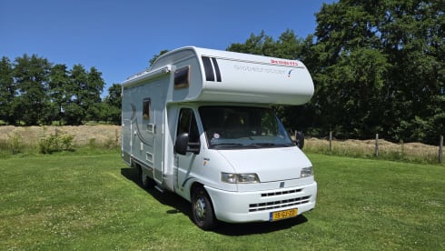 Fietje – Super leuke en nette Alkoof camper