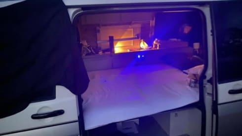 OnlyVans – Only Vans Adventures - VW T5 - 2 Berth