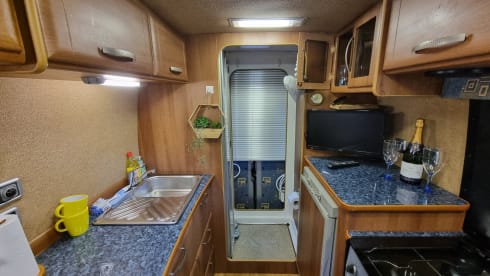 Henry – Off grid 3 Berth Motorhome - North Wales - Snowdonia - Conwy 