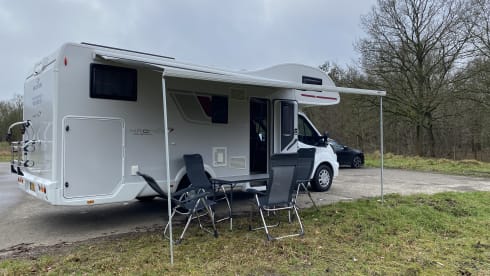 Fully equipped family camper from 2022
