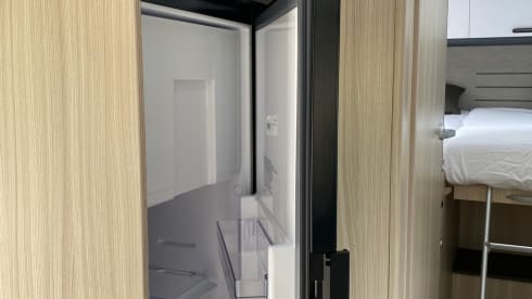 King IV – New and luxurious 5-person alcove camper