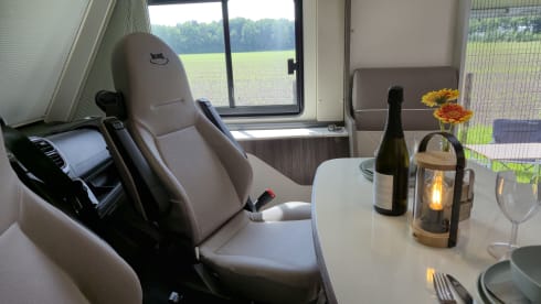 Exclusive 4-seater Integrated – McLouis Carat 873G (2024)
