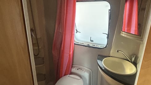 🚐🌍 Traveling with FamCam – adventurous and child-friendly on the road! 🏕