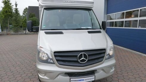 2p Mercedes-Benz semi-integrated uit 2016