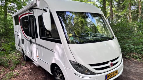 4-person Bürstner Viseo i690G integrated motorhome from 2014