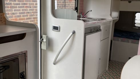 Rizzo  – Gorgeous 6 berth family motorhome with bedding, fully equipped. rear bunks.