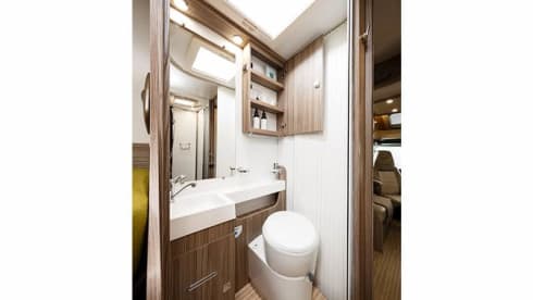 Tillie – 4 berth Benimar Tessoro 463 from 2020
