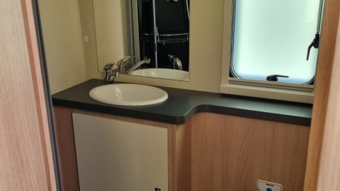 Conch – Brand new, cozy and fully equipped family camper (alcove) 