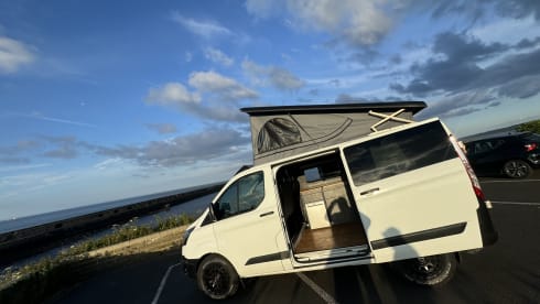 Poppy the pop top – 2 berth + 2 Kids Ford camper van 2018