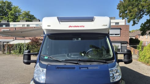 Dethleff camper met inventaris – Dethleff Globe 4 semi-integrated 4 persons