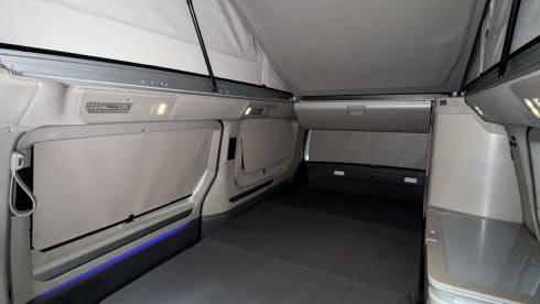 Mantel – 4-seater Volkswagen bus from 2025