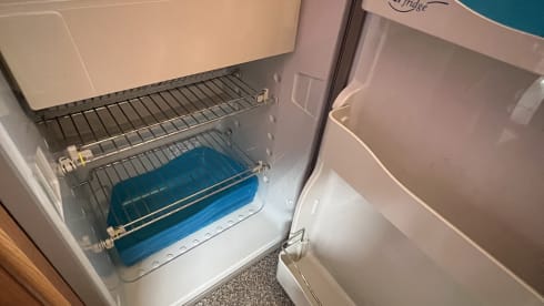 Super-camper – 2-person Mercedes-Benz bus from 2001