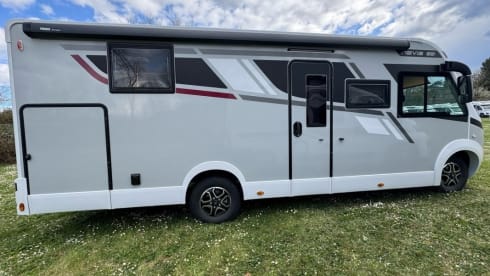 5p McLouis 873 integral pure luxury and adventure on wheels!
