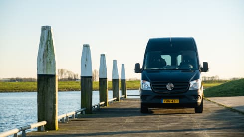 Unbound – Camping-car Mercedes 2p (automatique)