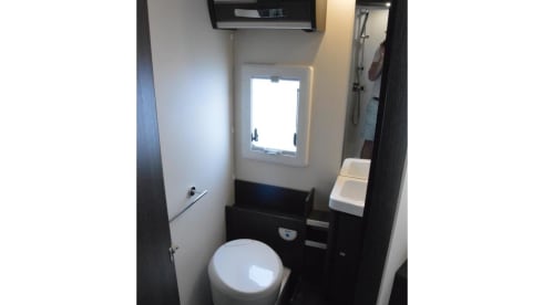 Fully equipped family camper from 2022