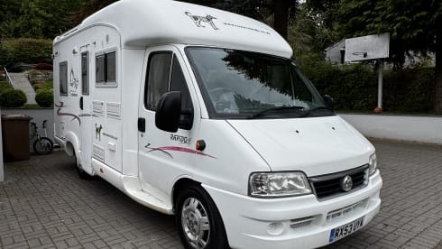 Rover  – 4 berth Fiat campervan PET FRIENDLY