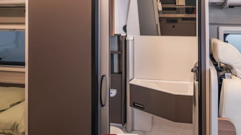 Tummo – The Rolling Hideaway – Boutique Camper - Bürstner 4P - 2026