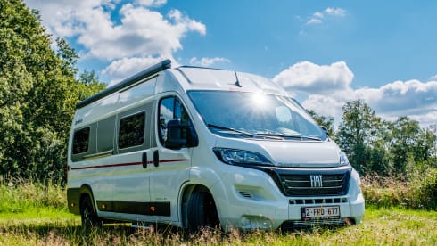 YOURMOMENTS_Vanlife  – Escape to nature with our luxurious off-grid camper bus 