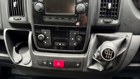 PRUDENCE – 4 berth Peugeot Boxer Renaissance