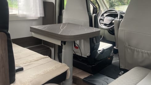 4p Ford semi-integrated uit 2024