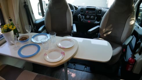 Chausson1, 2 sleeping- 4 seats.