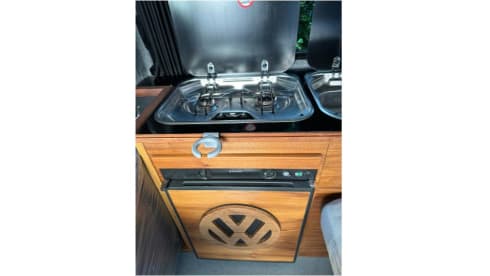 Vera – VW-Campingbus mit 4 Schlafplätzen, Baujahr 2010