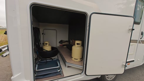 4p Benimar semi-integrated uit 2015