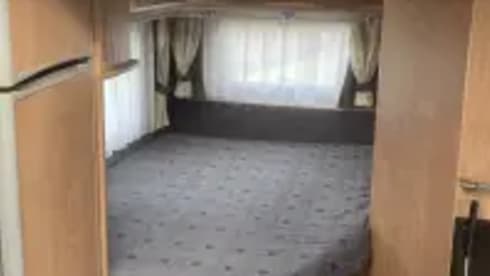 Pandabeer. – Camping-car familial unique et paisible pour 4 personnes