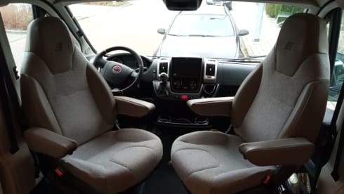 #BusBoaz – 4p Hymer bus from 2021