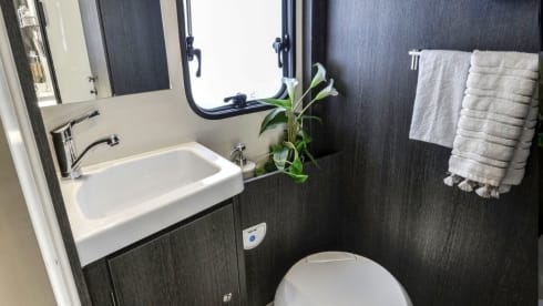 L2R – grand 2-6 berth, free wifi & unlimited miles
