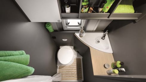 LMC Innovan 600 – Sturdy camper van with panoramic roof from 2022