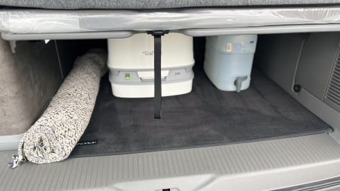 4p Volkswagen campervan uit 2024