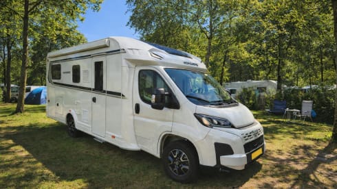 Weinsberg CaraSuite – New family camper, all-in rental price