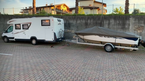 Time-Out – Ford Semi-Integrated Camper With Tow Bar, Bicycle Carrier And Large Garage