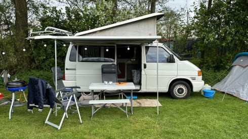 het witte schaap – 4p Volkswagen campervan uit 1997