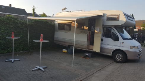 4p Dethleffs alcove from 1996