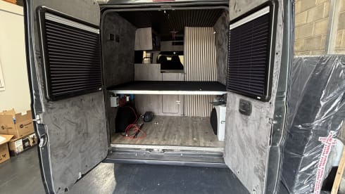 CHRISSY THE CAMPER – Autobus Citroën a 4 posti letto del 2014