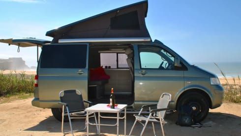 Olive green campervan – VW camper 4x4 | 4 people | Lisbon/ Porto / Coimbra - Portugal