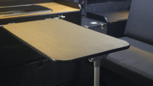 "Thermos" – VW T4 del 2002 con 2 posti letto - a 3 miglia dall'aeroporto di Inverness - *assicurazione inclusa*