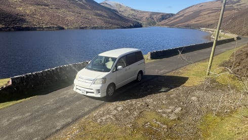 BONNIE  – Toyota camper met 2 slaapplaatsen