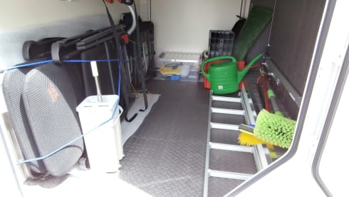 Luxe camper – Luxury automatic Ford 170 HP - With complete equipment for 4 people!