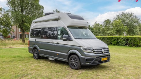4-person VW GRAND CALIFORNIA automatic WITH AIR CONDITIONING, shower and toilet 
