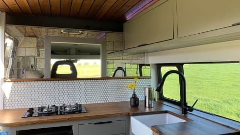 Caspian – Beautiful Light and Airy Camper