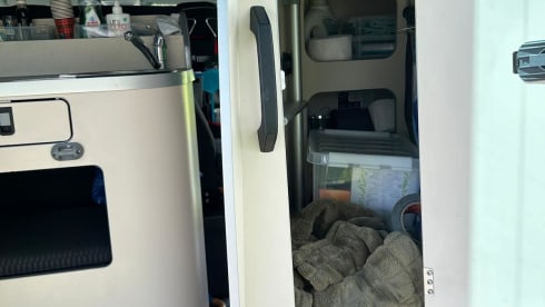 t'Bussie – Ford Custom Nugget, on the road with the Bussie!